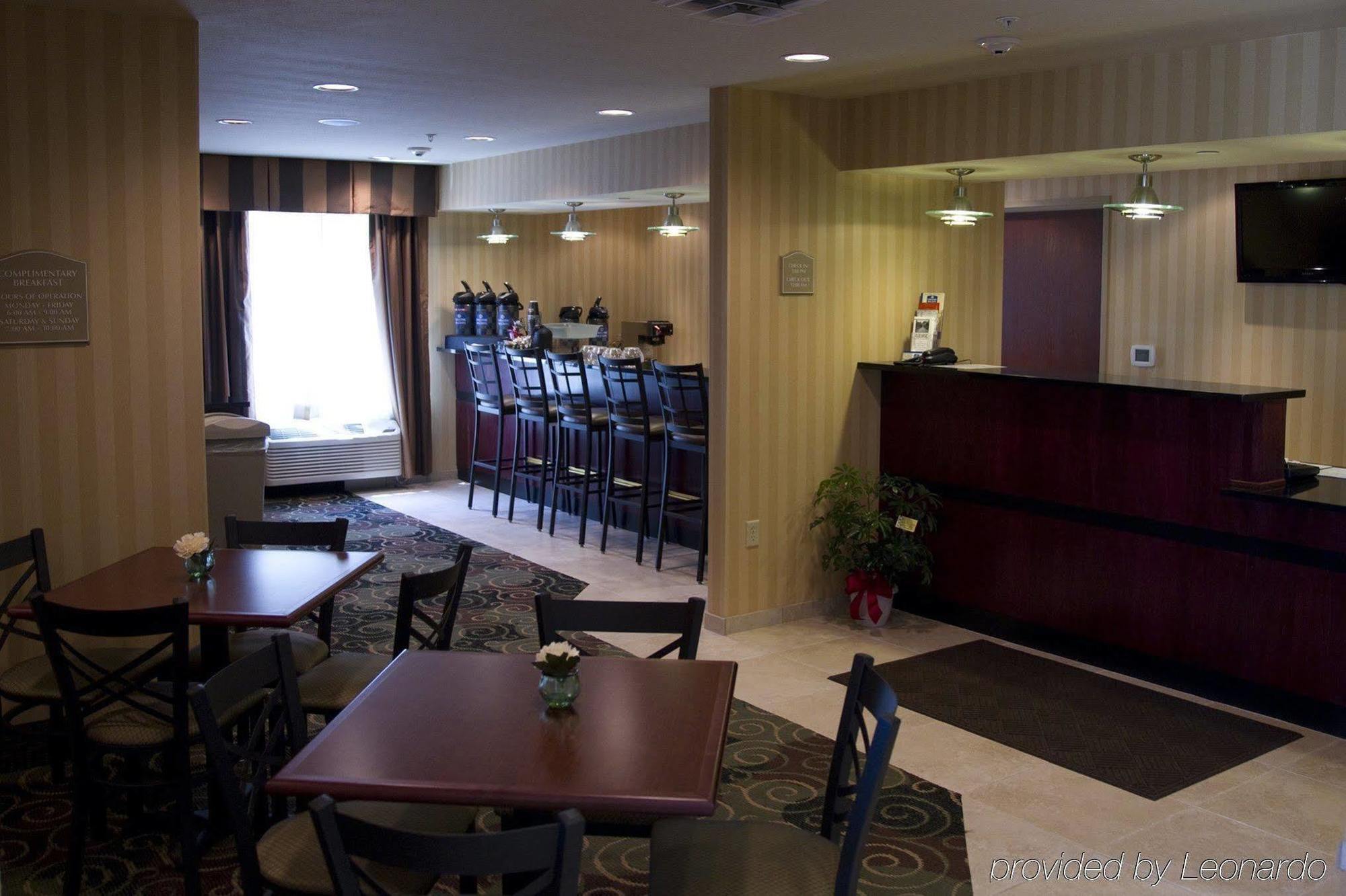 Boarders Inn & Suites By Cobblestone Hotels - Oshkosh Restaurante foto